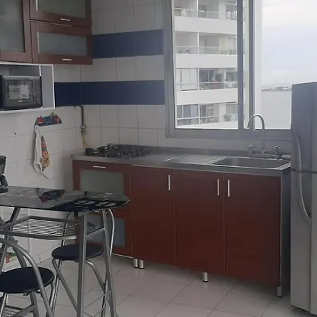 Tres Carabelas El Laguito Apartment